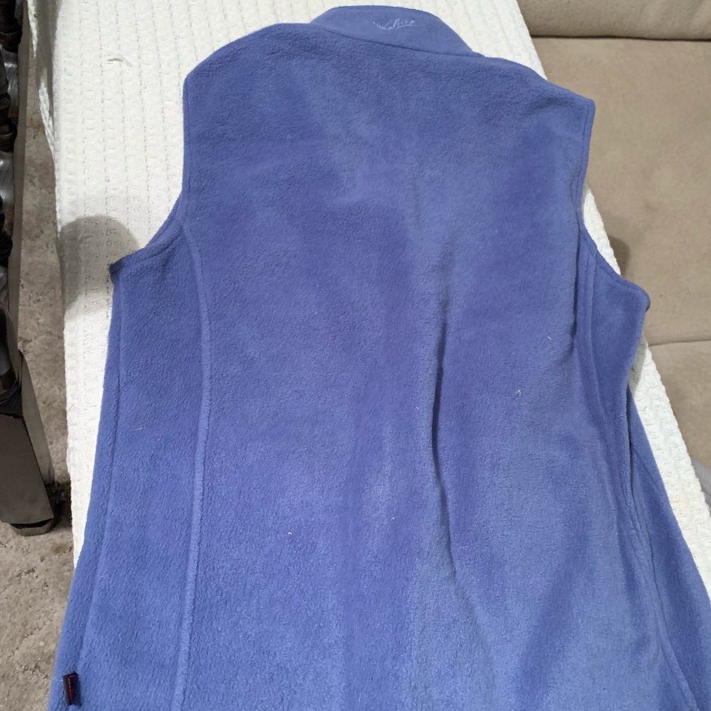 Vest - Picture 3 of 4
